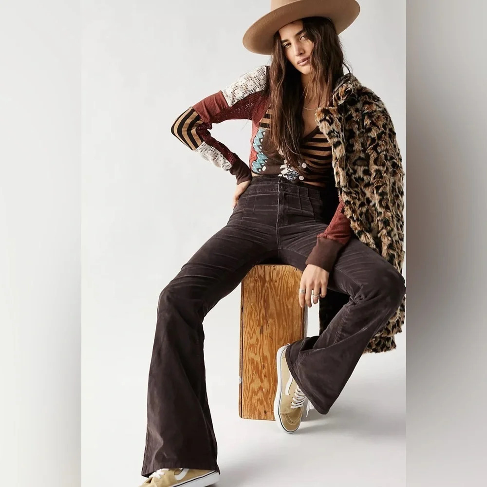 Free People We the Free Jayde Corduroy Flare size 31 in Barnwood
